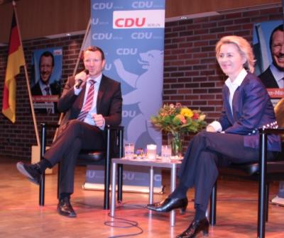 Der Bundestagsabgeordnete fr Tempelhof-Schneberg, Dr. Jan-Marco Luczak, erffnete offiziell seinen Wahlkampf mit prominenter Untersttzung der Bundesministerin fr Arbeit und Soziales, Dr. Ursula von der Leyen.